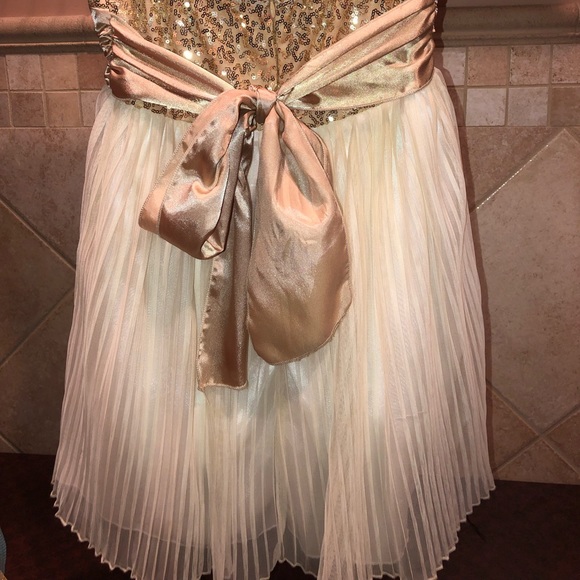 Trick Strapless Dress - Picture 3 of 4